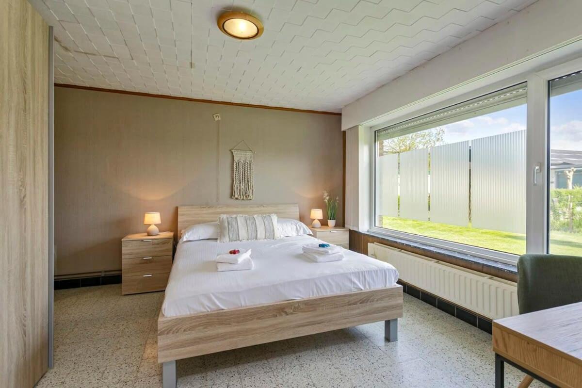 Huswell - Bungalow With Garden At 5 Minutes From The Beach Villa De Haan Exterior photo