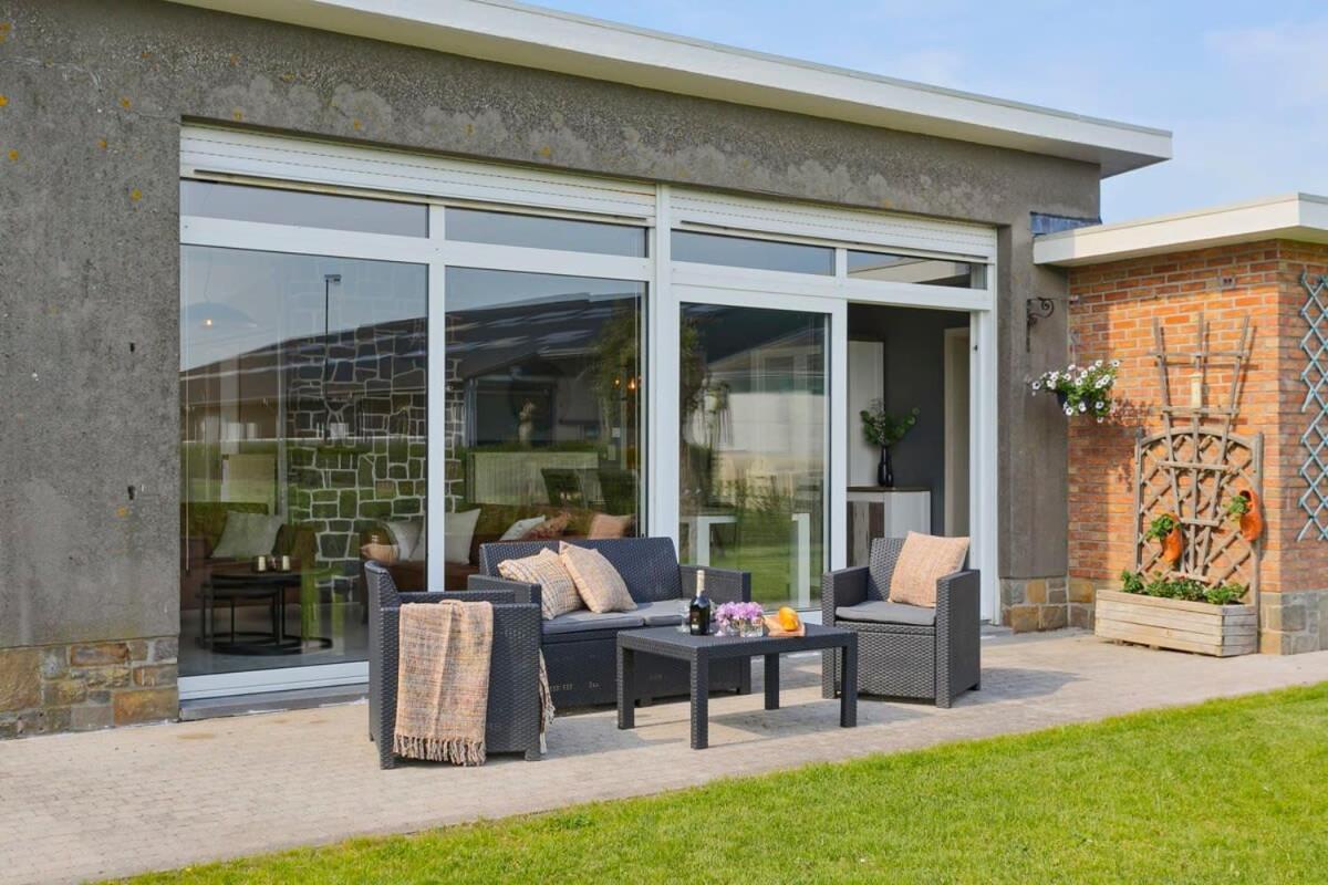 Huswell - Bungalow With Garden At 5 Minutes From The Beach Villa De Haan Exterior photo
